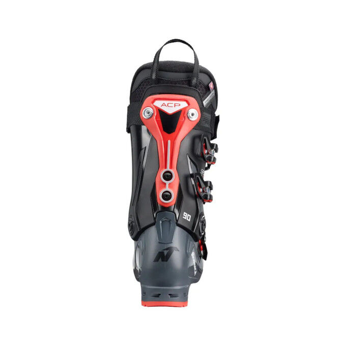 Nordica Sportmachine 3 90: performance accessible to skiers with wide feet