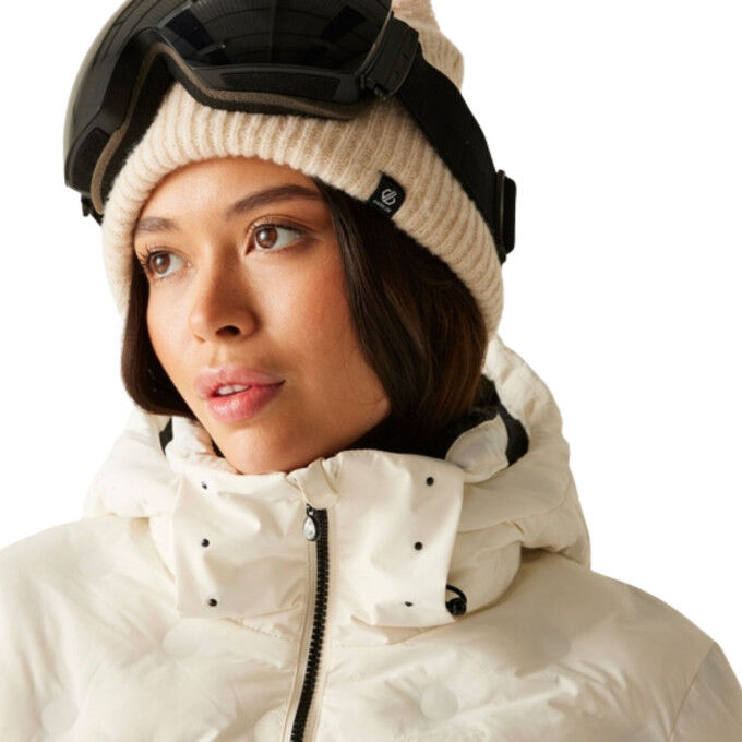 Dare2B Enfold Egret Women's Ski Jacket: elegance and performance on the slopes