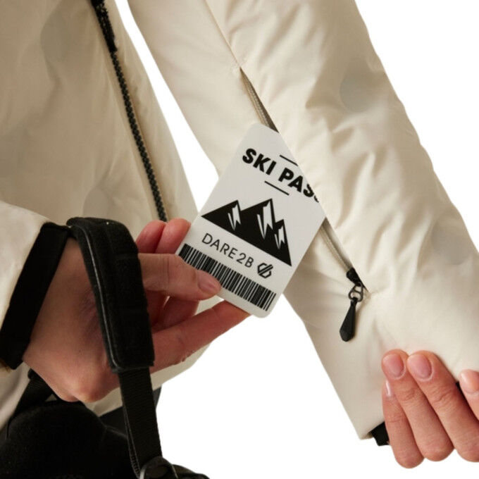 Dare2B Enfold Egret Women's Ski Jacket: elegance and performance on the slopes