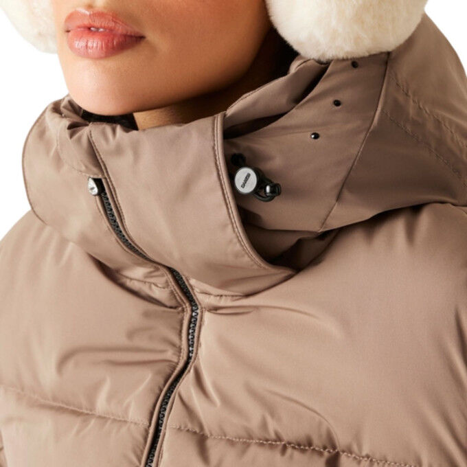 Dare2B Glitz women's ski jacket: elegance and performance on the slopes