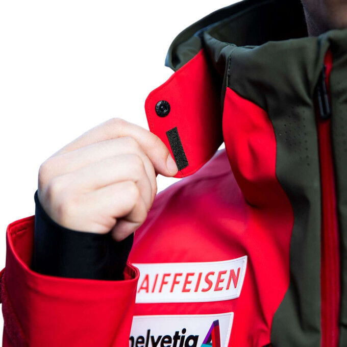 Descente Swiss Team Men's Ski Jacket: performance and extreme comfort