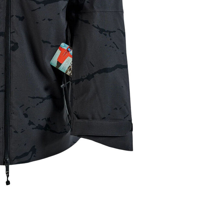 Watts X-Wear ski jacket: extreme protection & Phantom style