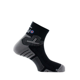 Calcetines Thyo Run Advance Negro: comodidad y sujeción para tus salidas de running.