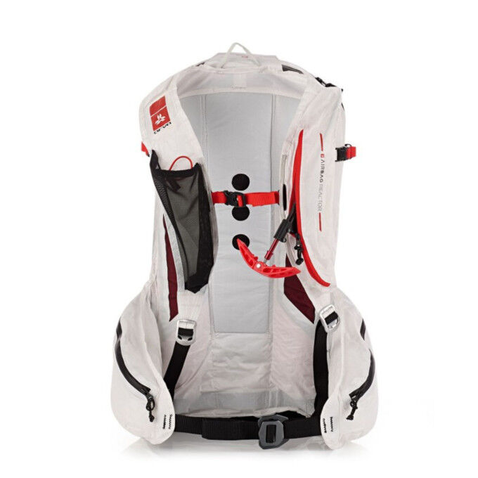 PLUME 30 UL: the ultralight airbag backpack for demanding skiers