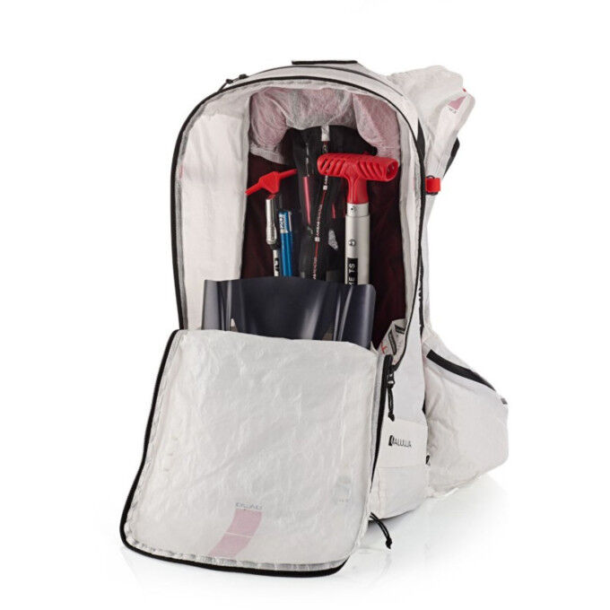 PLUME 30 UL: the ultralight airbag backpack for demanding skiers