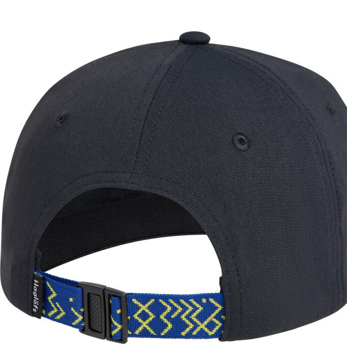 Cappellino Haglöfs Cap True Black: comfort e stile per tutte le tue uscite