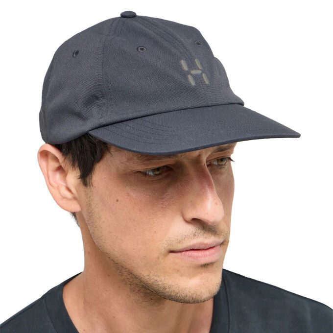 Gorra Haglöfs Cap True Black: comodidad y estilo para todas tus salidas