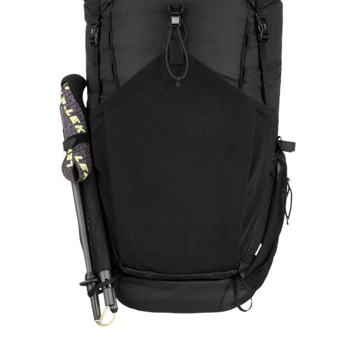 Mammut Ducan 32 Black: lightweight and ventilated hiking backpack