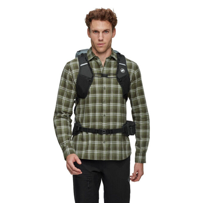 Mammut Ducan 32: lightweight and ventilated 32 L hiking backpack