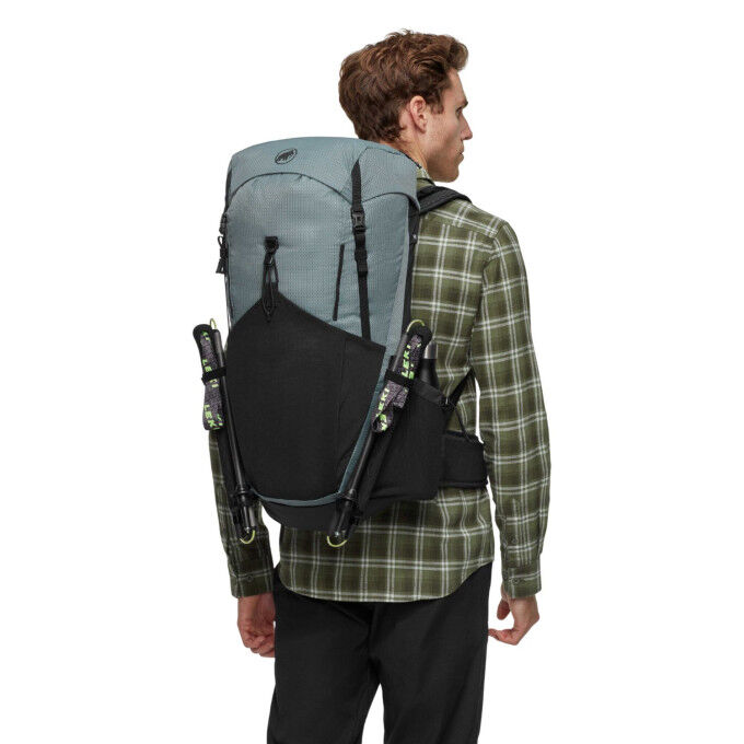 Mammut Ducan 32: lightweight and ventilated 32 L hiking backpack