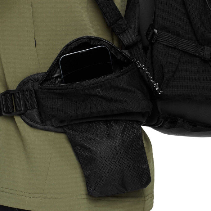 Mammut Ducan Spine 50-60 Black: comfort and mobility for long distances