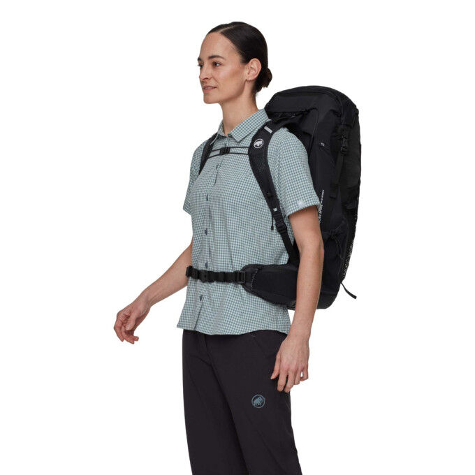Mammut Ducan Spine 28–35 Women: dynamic comfort and freedom of movement