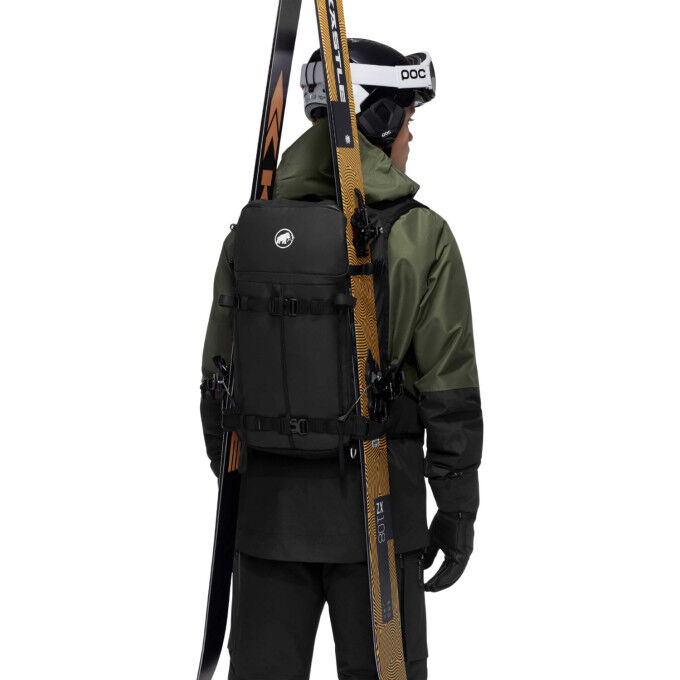 Mammut Nirvana 28: versatile and technical ski backpack