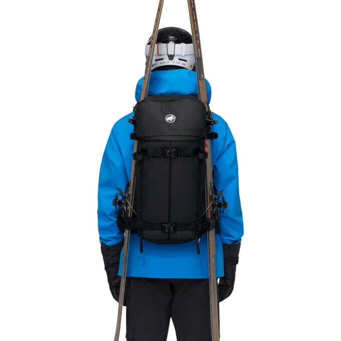 Mammut Nirvana 35 Black: technical and versatile ski bag