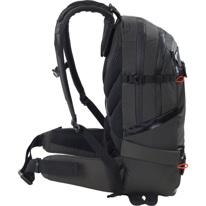 Nitro SLASH 25 PRO Raven Snowboardrucksack – 25 l, technisch und komfortabel