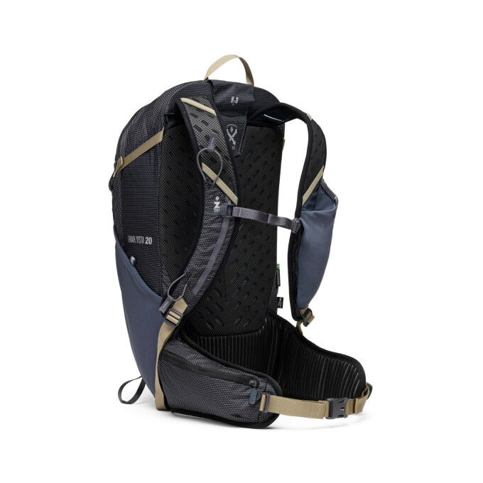 Black Diamond Trail Vista 20: lightweight technical backpack for hiking