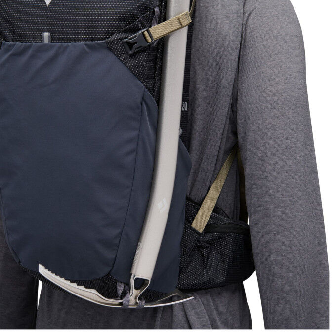 Black Diamond Trail Vista 20: lightweight technical backpack for hiking