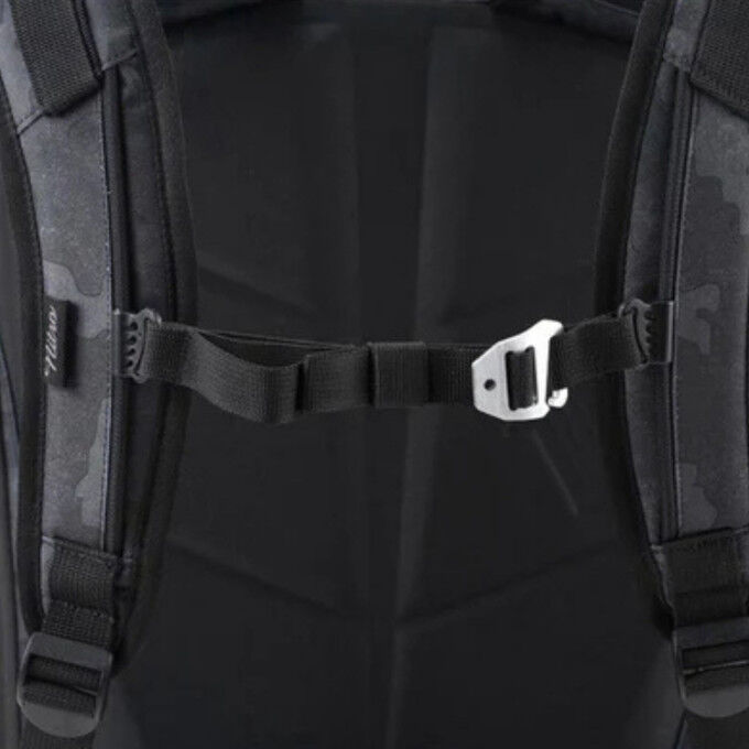 Nitro Scrambler 28 L Forged Camo: stylish, modular urban bag
