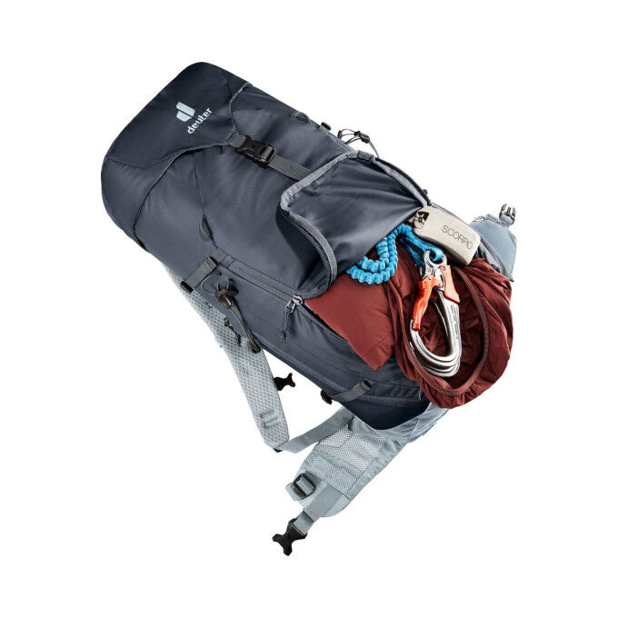 Deuter Trail 30 Black/Shale: technical and ultra-ventilated backpack
