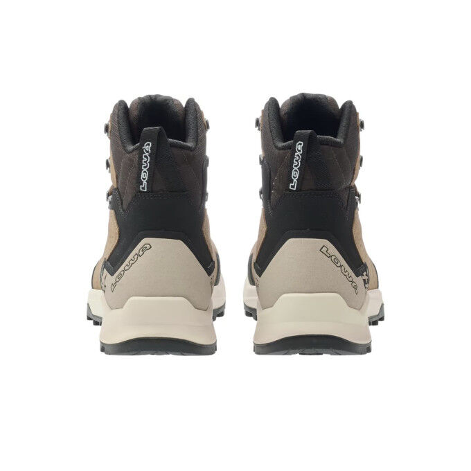 Lowa Explorer GTX Mid: precisione e robustezza su tutti i terreni
