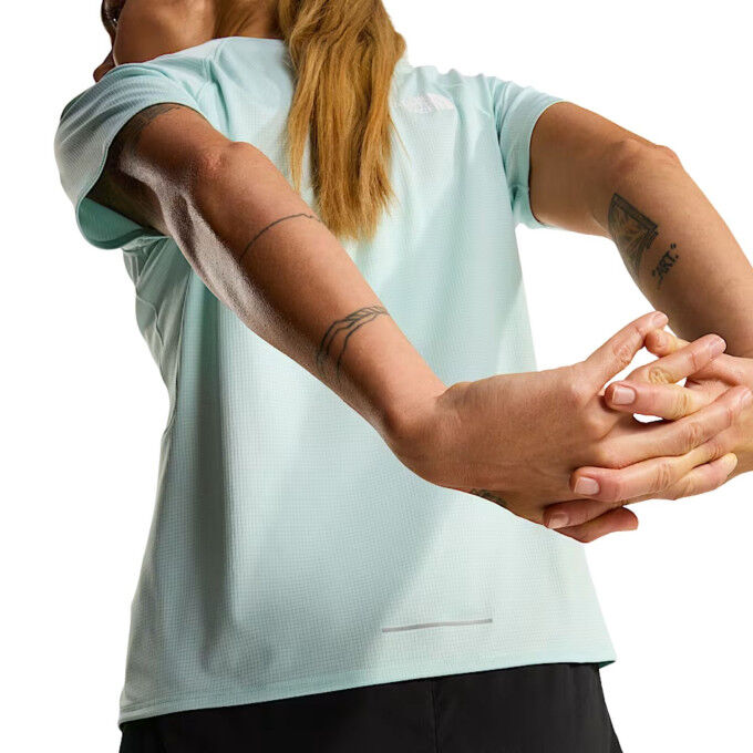 The North Face Sunriser Women's T-shirt: comfort and performance