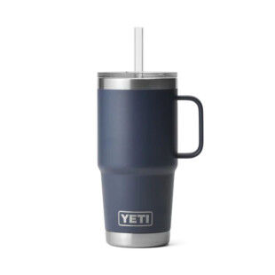 Yeti Rambler® 25 oz Navy: la tazza termica con cannuccia per tutte le occasioni
