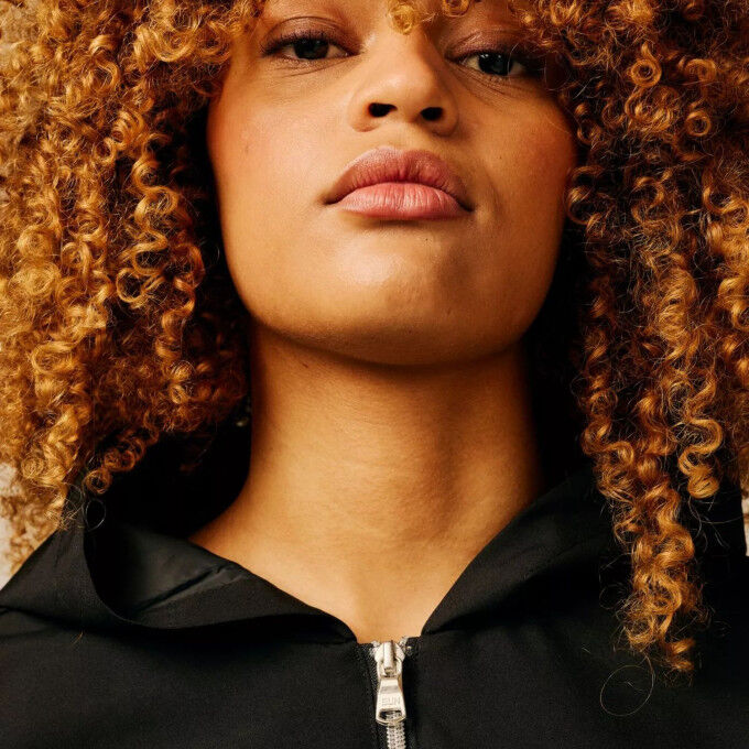 Windjacke Sun Valley Yorrz Schwarz für Damen: Leichtigkeit und Schutz