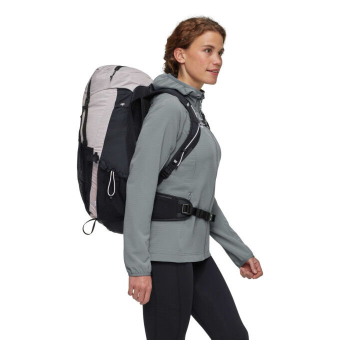 Mochila Mammut Ducan 26 Mujer: ligereza y comodidad para el senderismo
