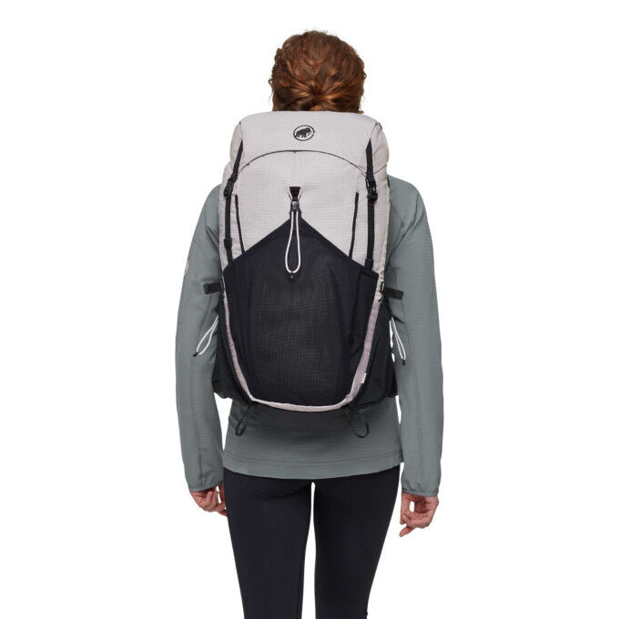 Mochila Mammut Ducan 26 Mujer: ligereza y comodidad para el senderismo