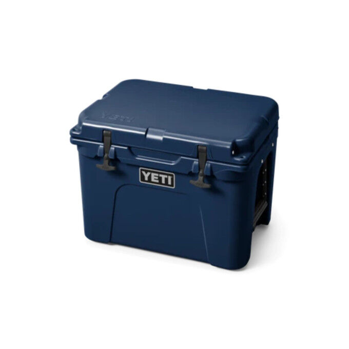Yeti Tundra® 35 Navy: la nevera portátil ultrarresistente para tus salidas al aire libre