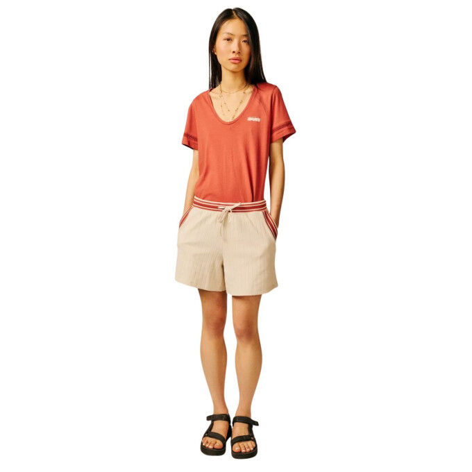Sun Valley Pyhra: a chic and casual women's T-shirt for everyday wear