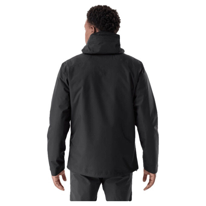 Chaqueta de senderismo para hombre de Millet que reduce su impacto medioambiental