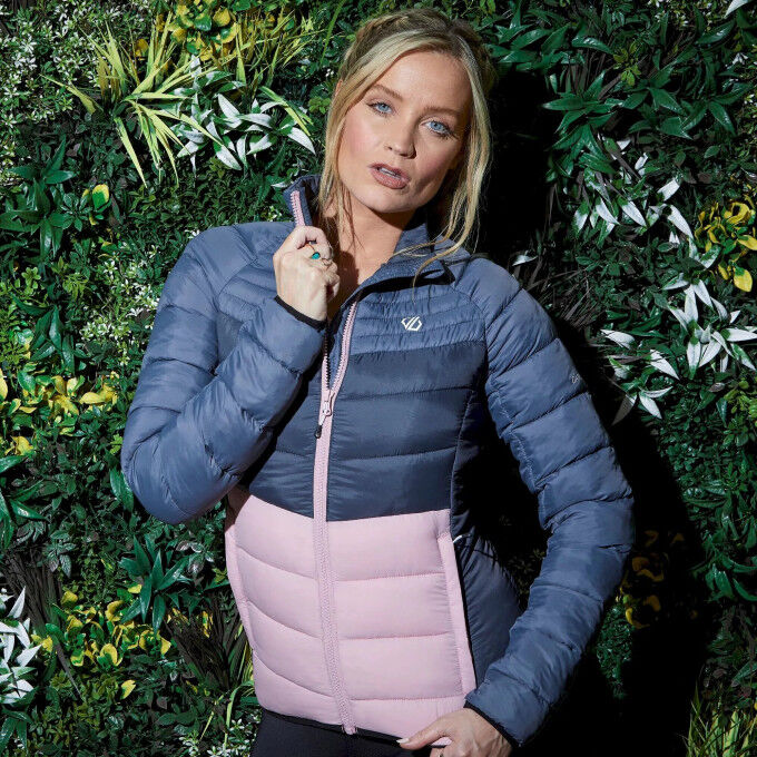 Dare 2 Be PREACT JACKET Chaqueta acolchada de mujer rosa empolvado / ébano
