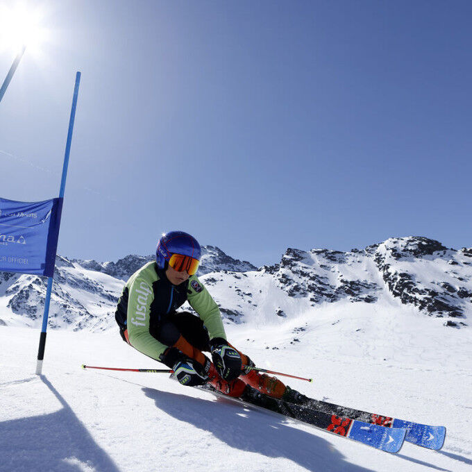 Bollé MEDALIST YOUTH Alexis Pinturault Signature Series ski helmet Bollé MEDALIST YOUTH Alexis Pinturault Signature Series ski helmet