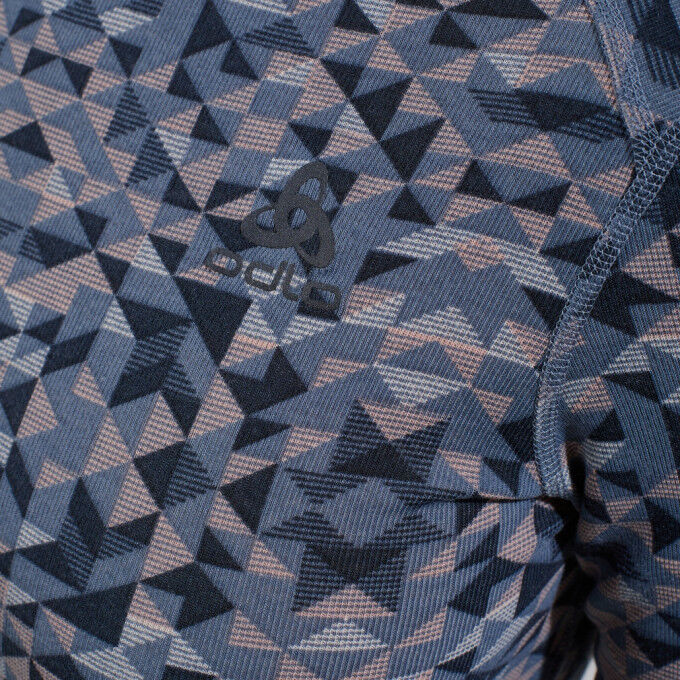 ACTIVE WARM ECO GRAPHIC BL TOP CREW NECK L/S