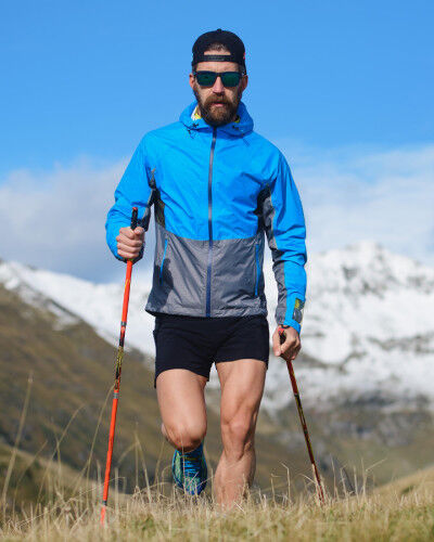 Coureur trail en montagne
			                        