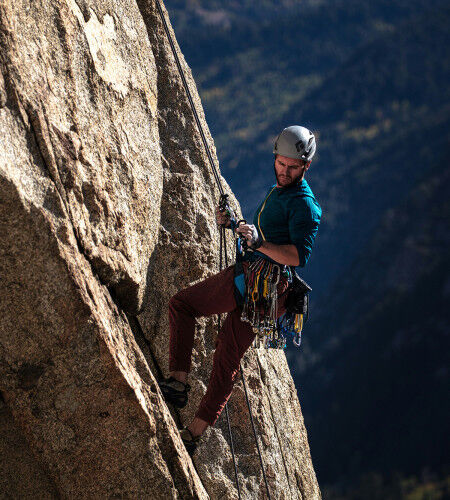 climbing-clothes
			                        