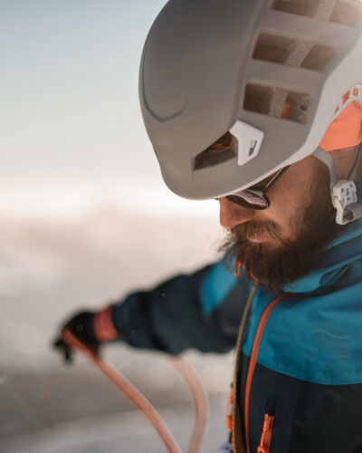 AdobeStock_485807476
			                        