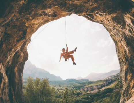 AdobeStock_324735606
					        