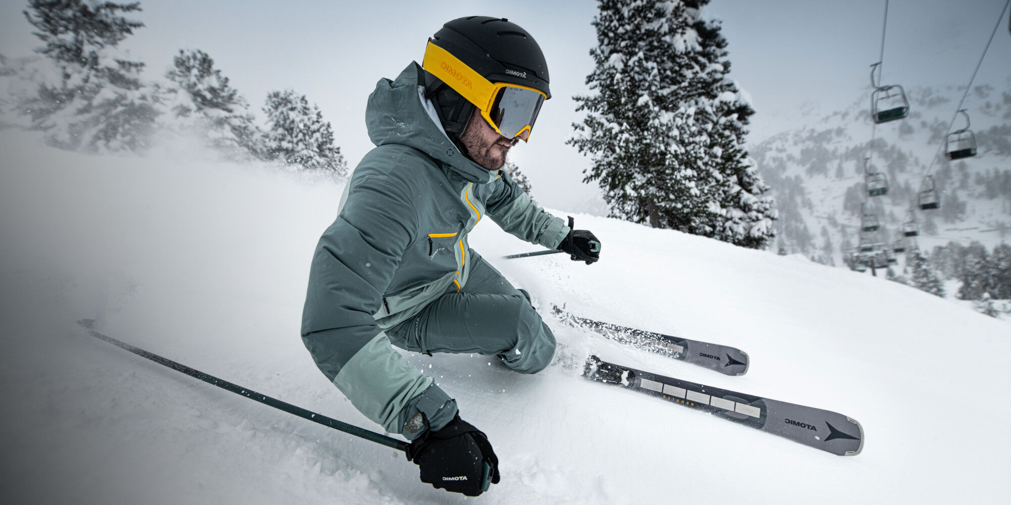 skieur dans la neige en virage
				        
